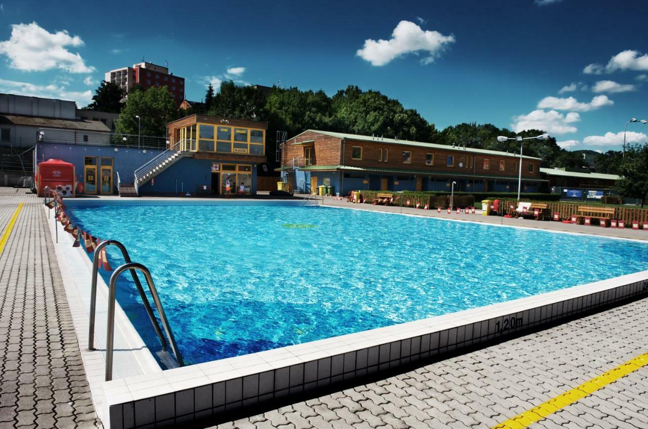 Aqua Hotel Дечин Экстерьер фото